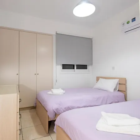 شقة Euro Carissa Flat 3 لارنكا